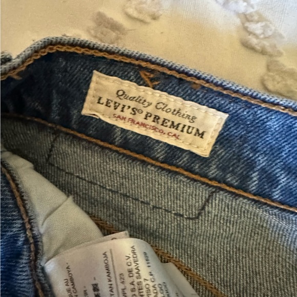 Levi’s Premium 501 button-fly jeans - Picture 6 of 9